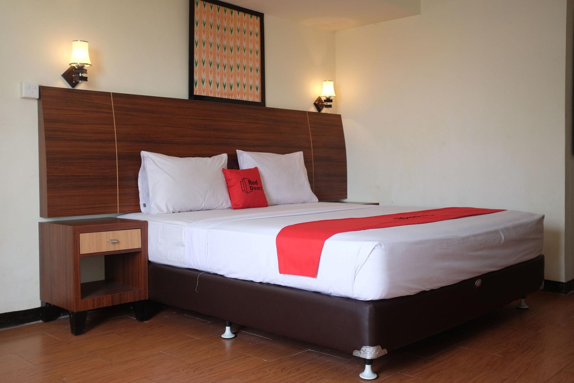 Reddoorz Plus Near Senen Jakarta Bagian luar foto