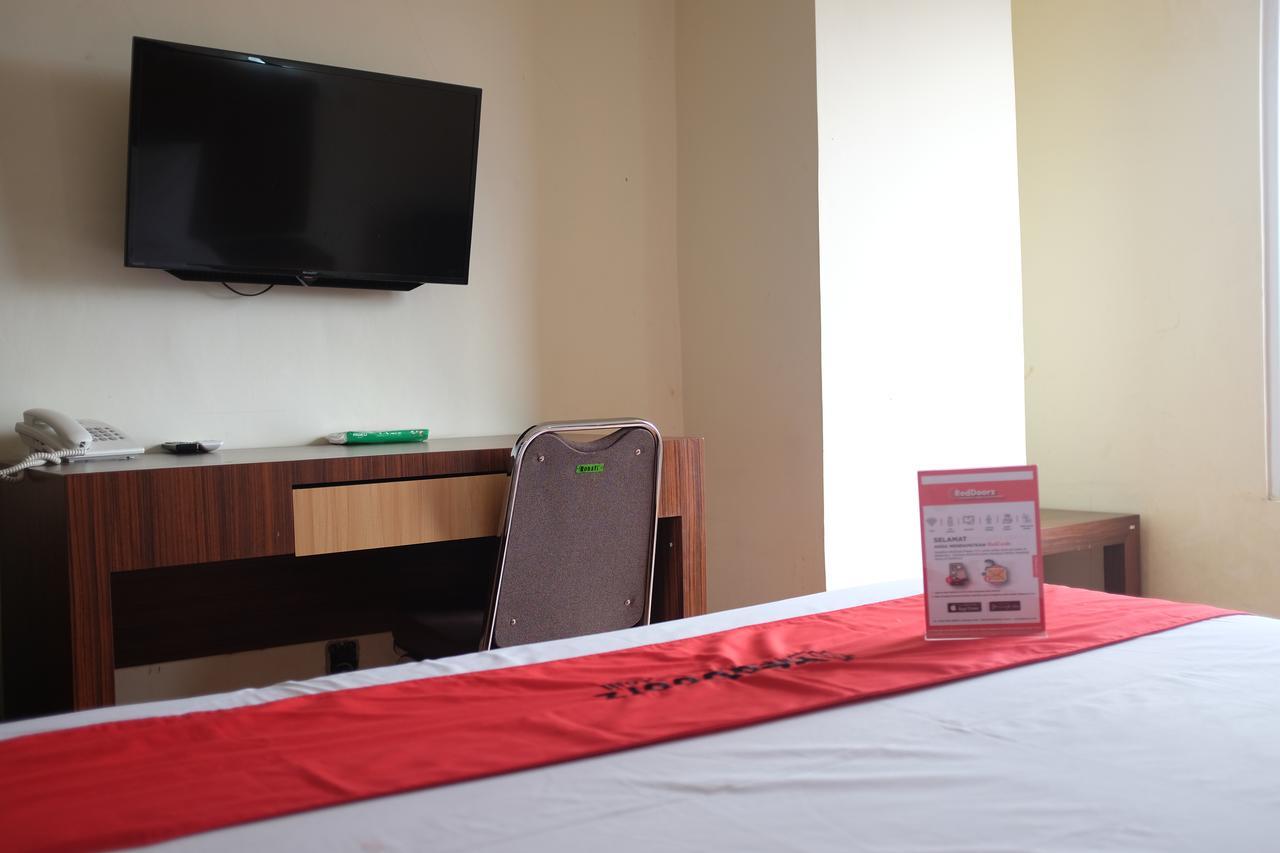 Reddoorz Plus Near Senen Jakarta Bagian luar foto