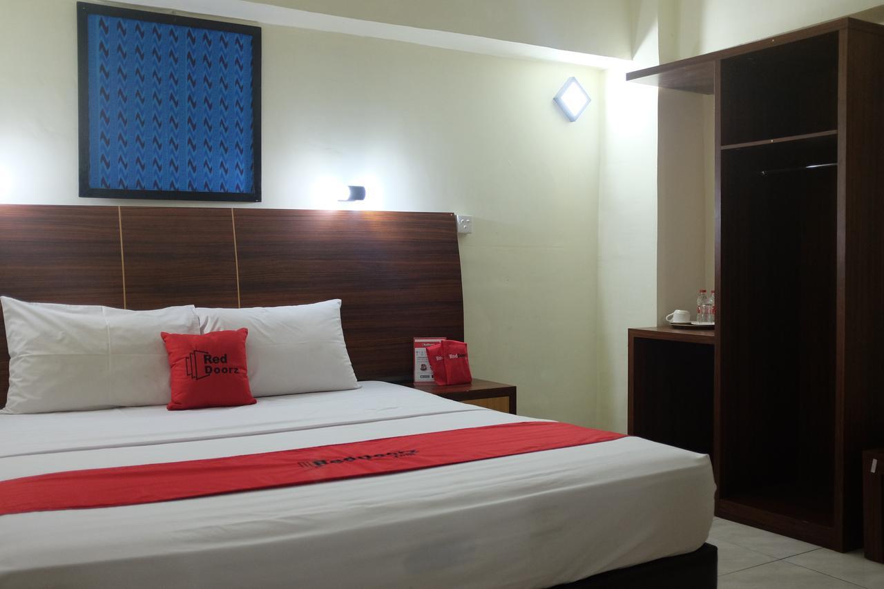Reddoorz Plus Near Senen Jakarta Bagian luar foto