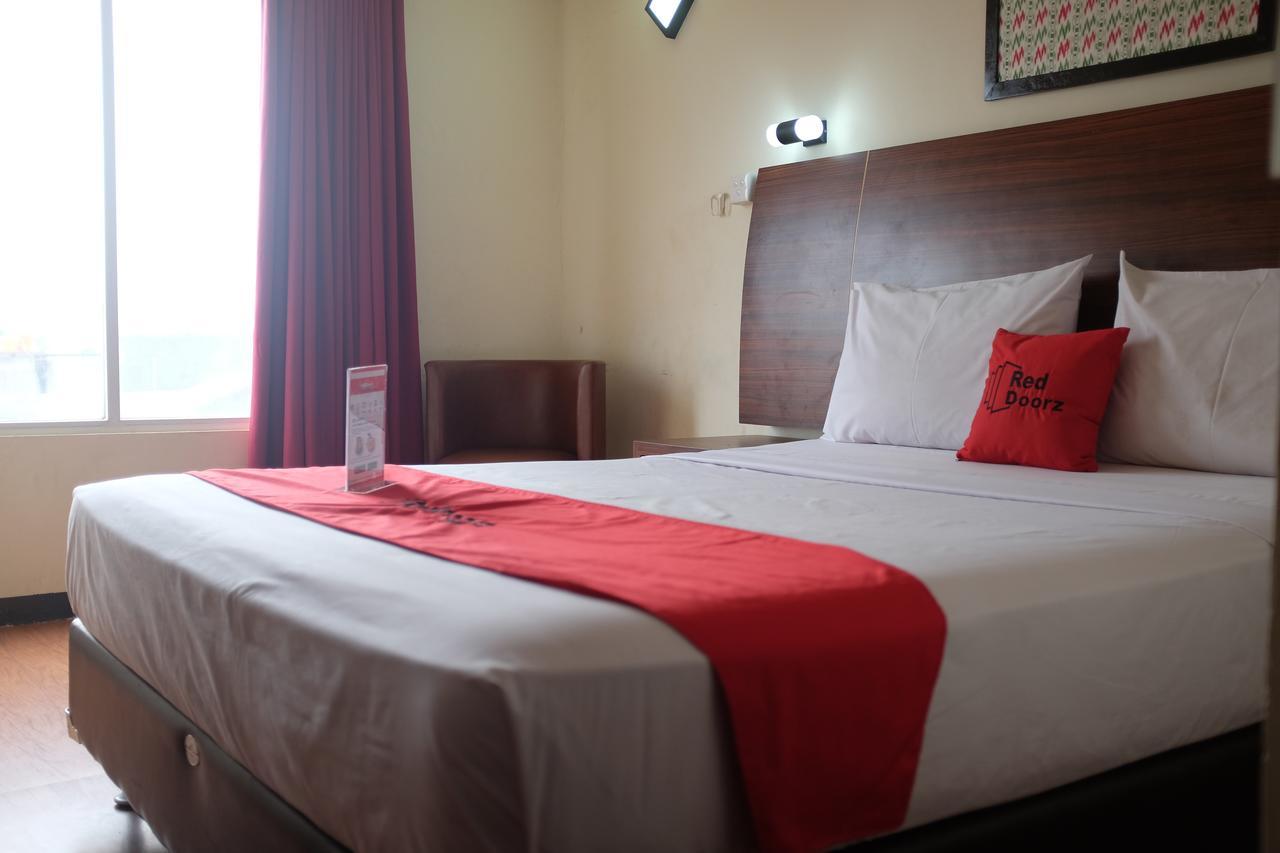 Reddoorz Plus Near Senen Jakarta Bagian luar foto